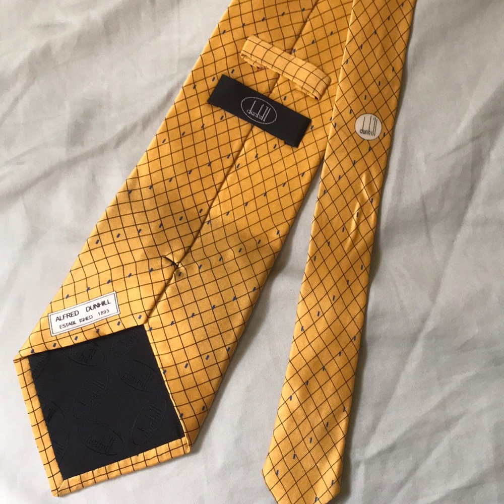 Dunhill 100% Silk tie golden yellow.